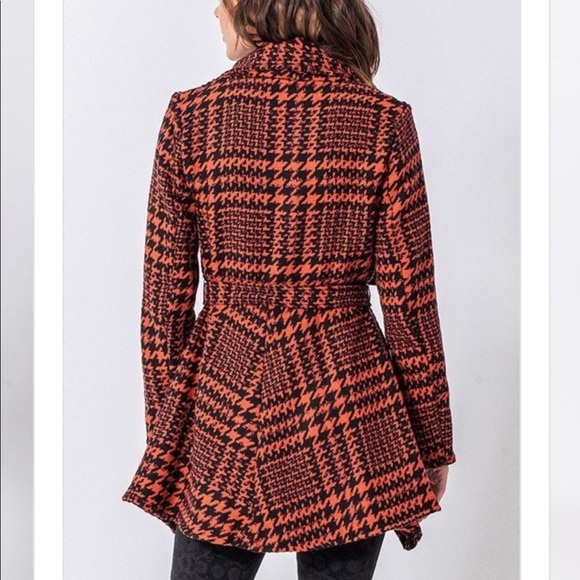 Closet clear 🚨 
print shawl belted jacket - Picture 6 of 6